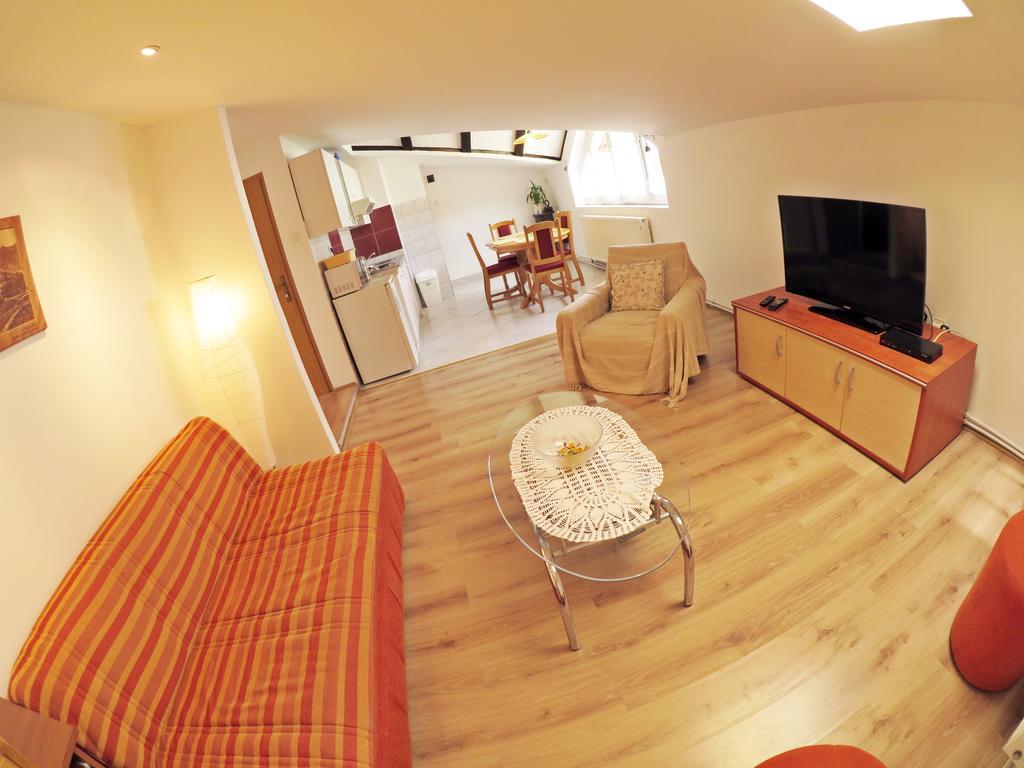 Apartment House Lalita Fuzine Bagian luar foto